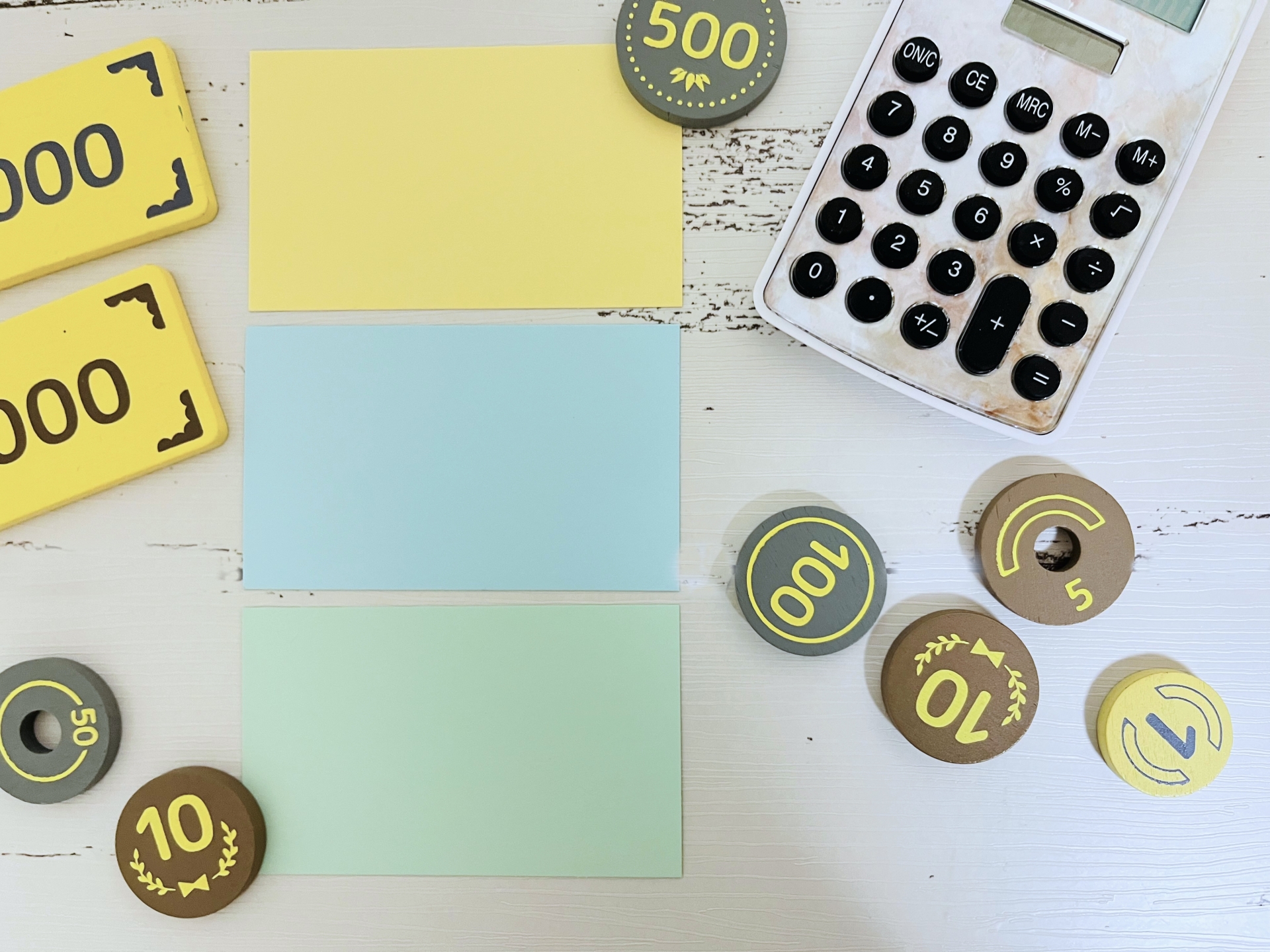 calculator-sticky-notes and-coins